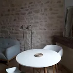 Centre-ville Avec Terrasse 아파트 *